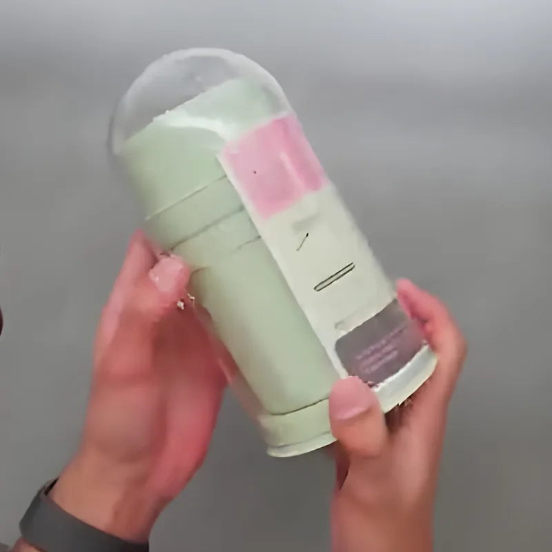 Twist Ice Cube Maker