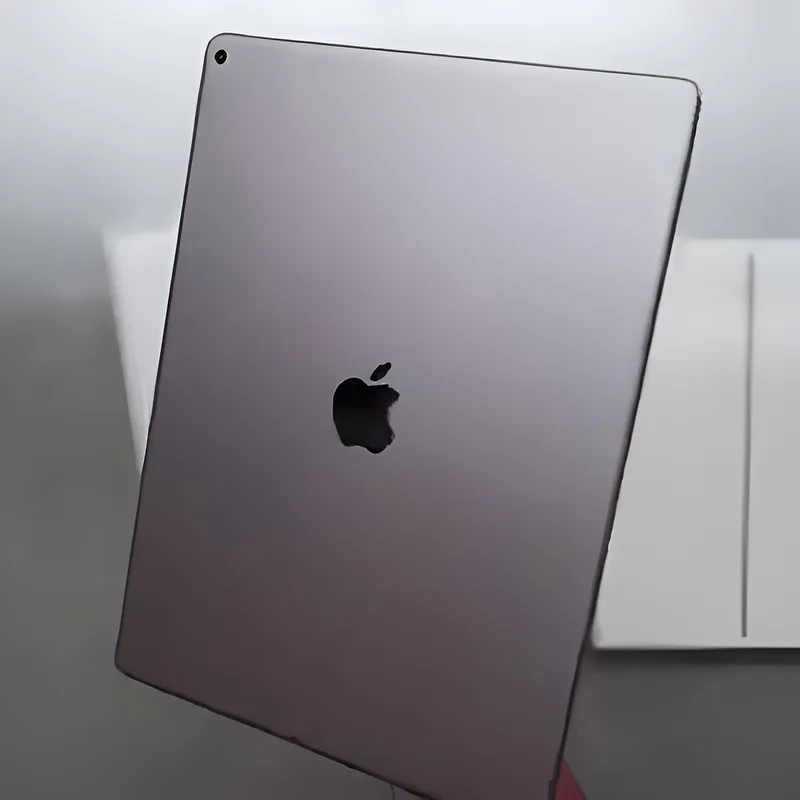 Apple iPad Pro 12.9-inch (1st generation)