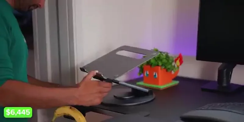 Nulaxy Laptop Stand