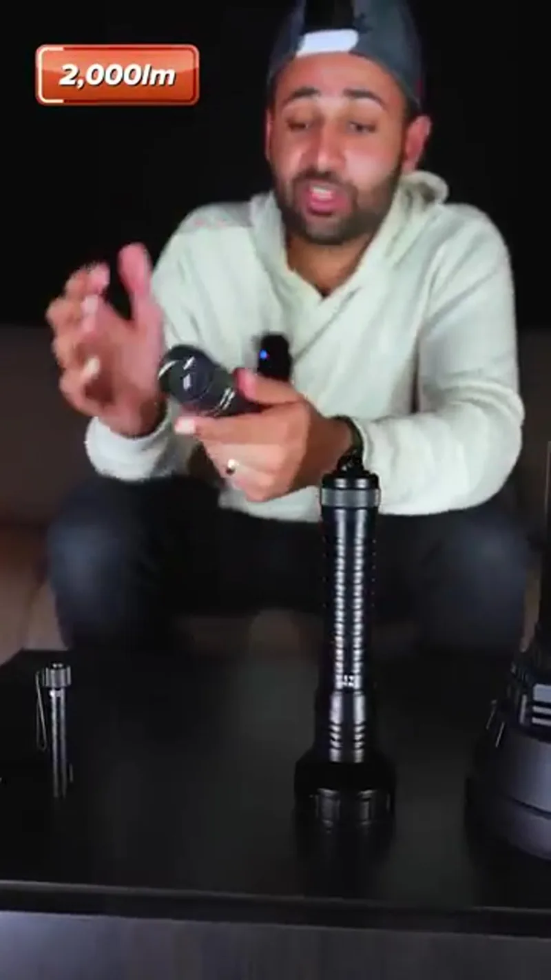 2,000 lumen flashlight