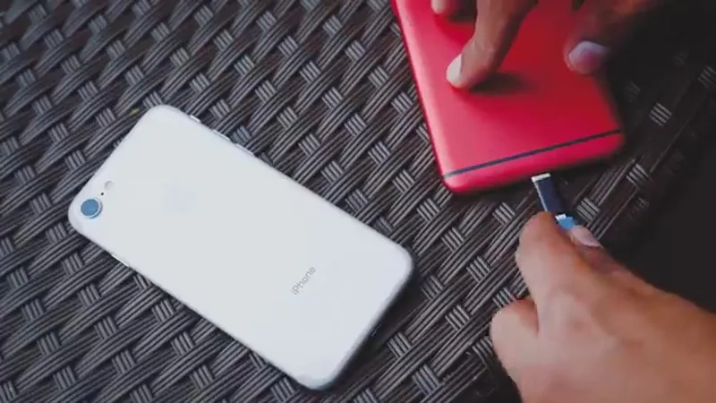 Phone-to-phone charging cable