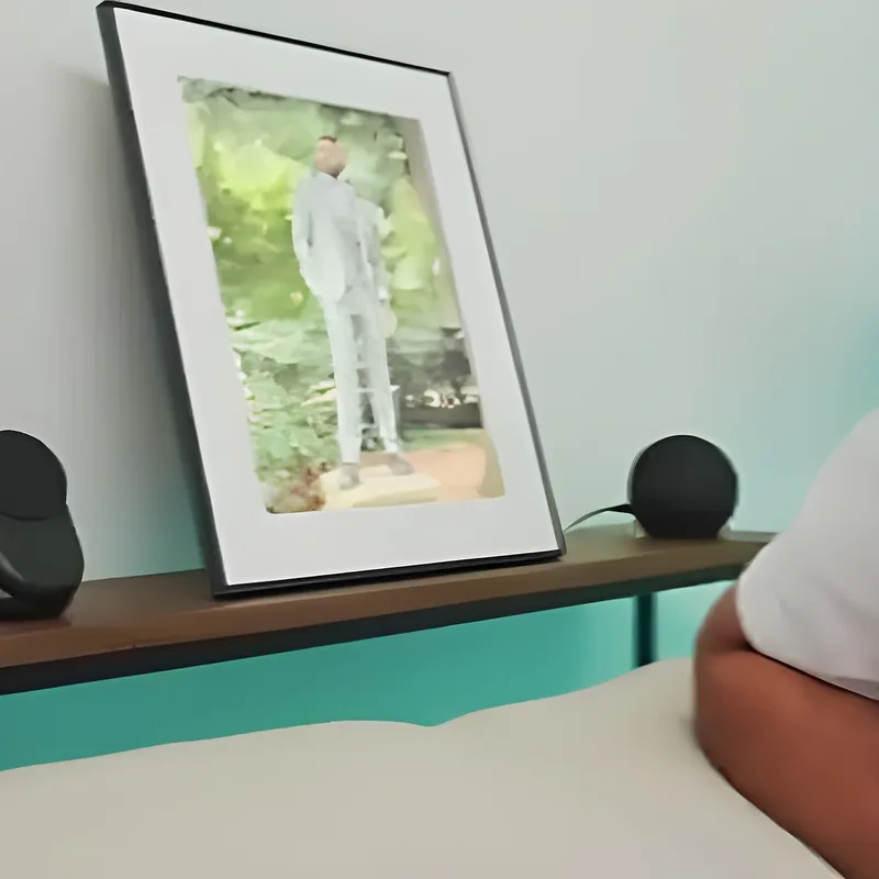 Aura Frame